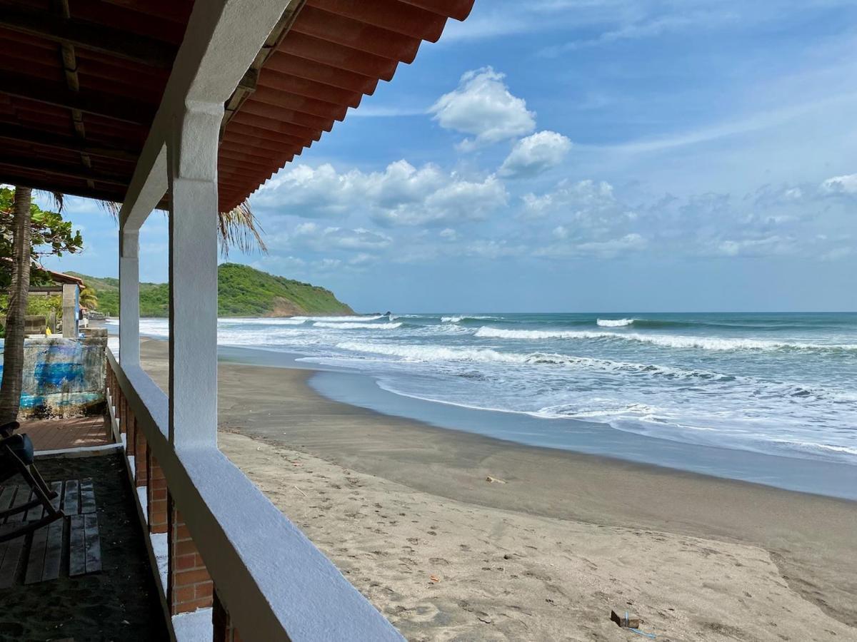 Solid Surf Camp Hostel Nicaragua Transito 外观 照片