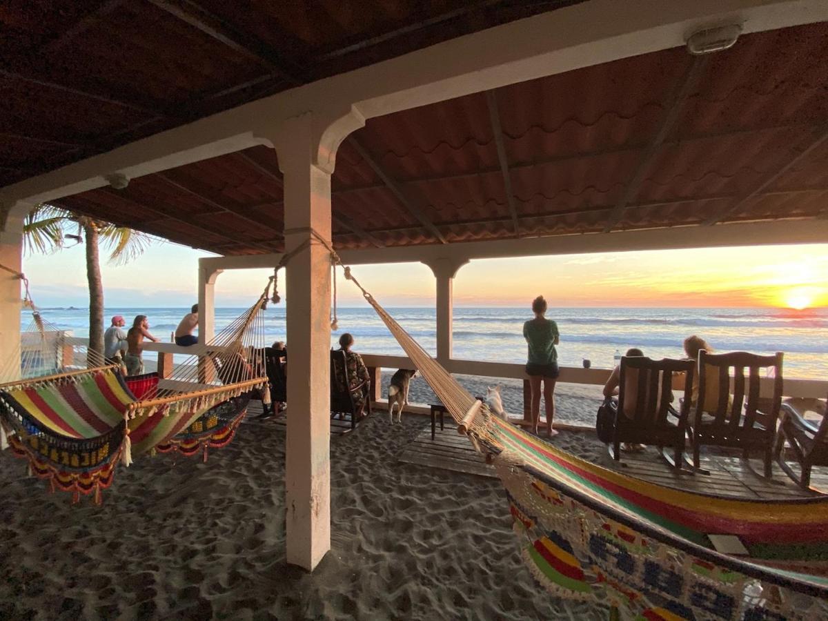 Solid Surf Camp Hostel Nicaragua Transito 外观 照片