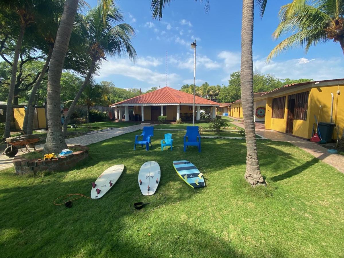 Solid Surf Camp Hostel Nicaragua Transito 外观 照片